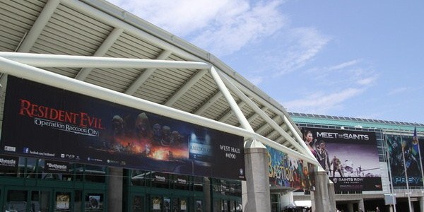 Banner de Resident Evil: Operation Raccoon City está na entrada da E3